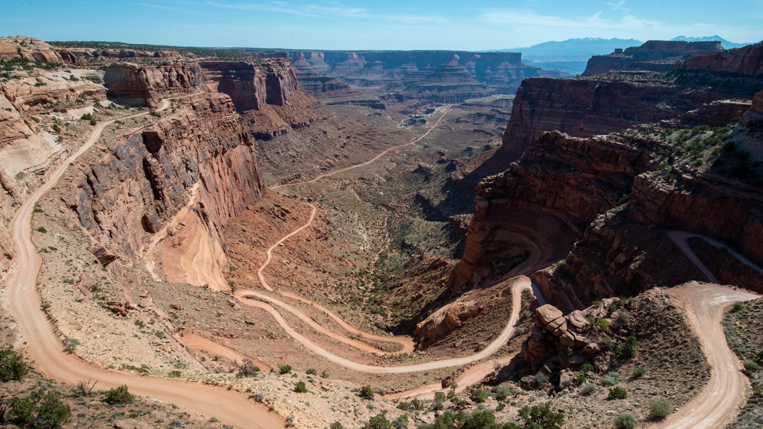 <p>Here's your chance to drive on one of America's most windy roads. You'll follow switchbacks through canyons until you reach a thousand-foot cliff — the very same one Thelma and Louise drove off at the end of their trip. </p>