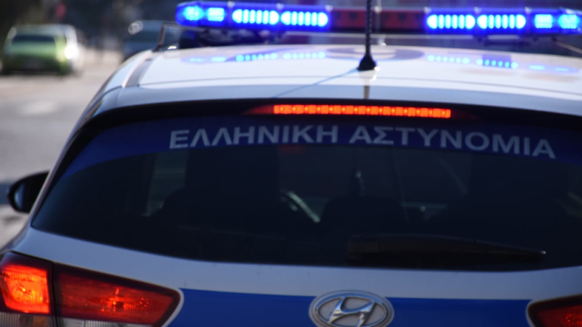 πρώην αξιωματικός της αεροπορίας ο πατέρας που κλειδώθηκε με τα δύο παιδιά του στο αυτοκίνητο και άνοιξε φιάλες υγραερίου
