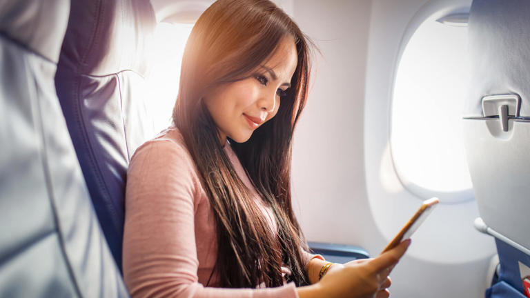 How to Avoid Airline WiFi Fees