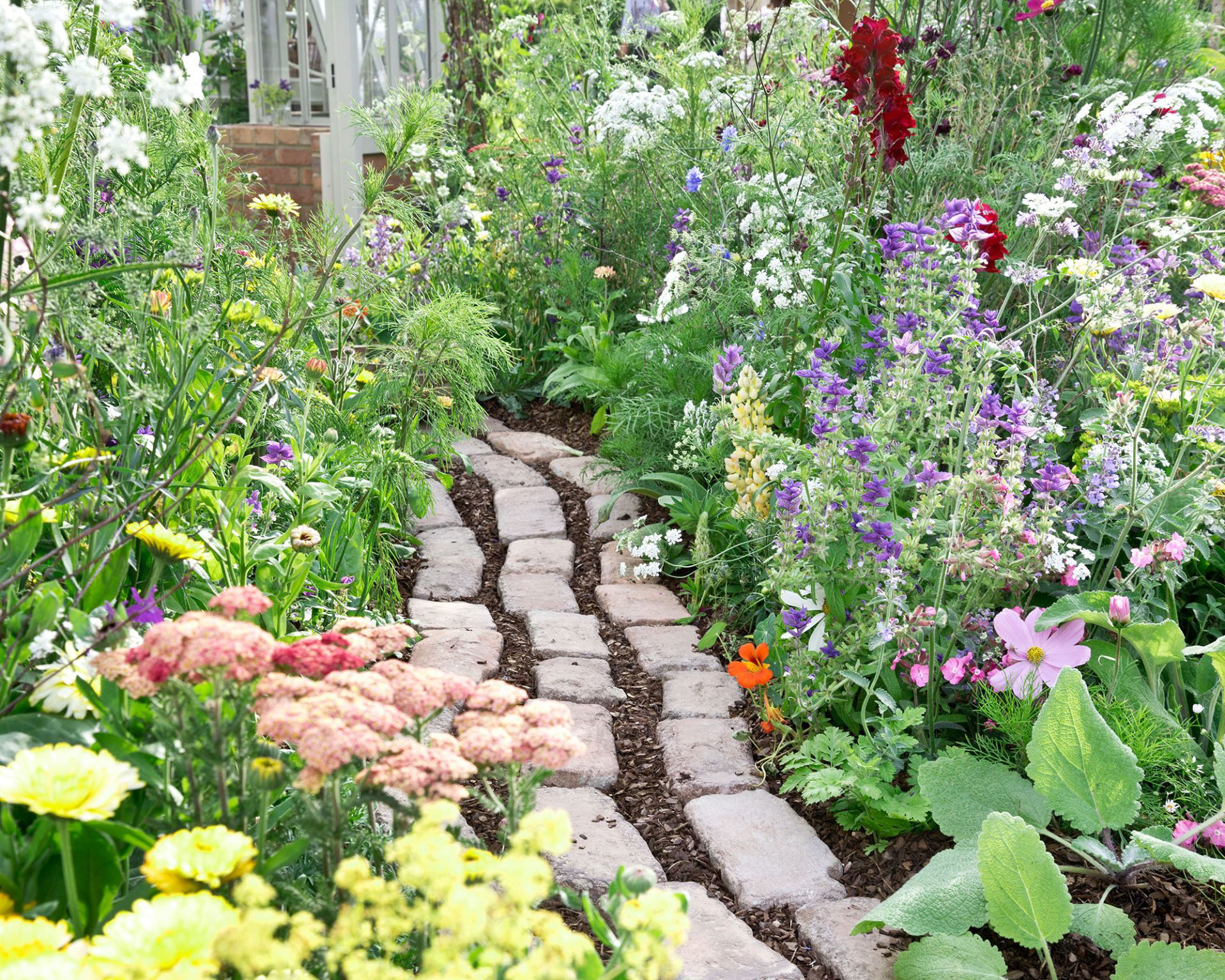 Cheap DIY garden path ideas: 10 ways to build a path for less