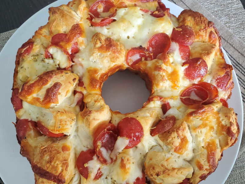 Easy Pepperoni Pizza Monkey Bread