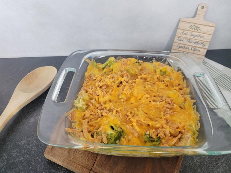 Easy Cheesy Broccoli Casserole Recipe!