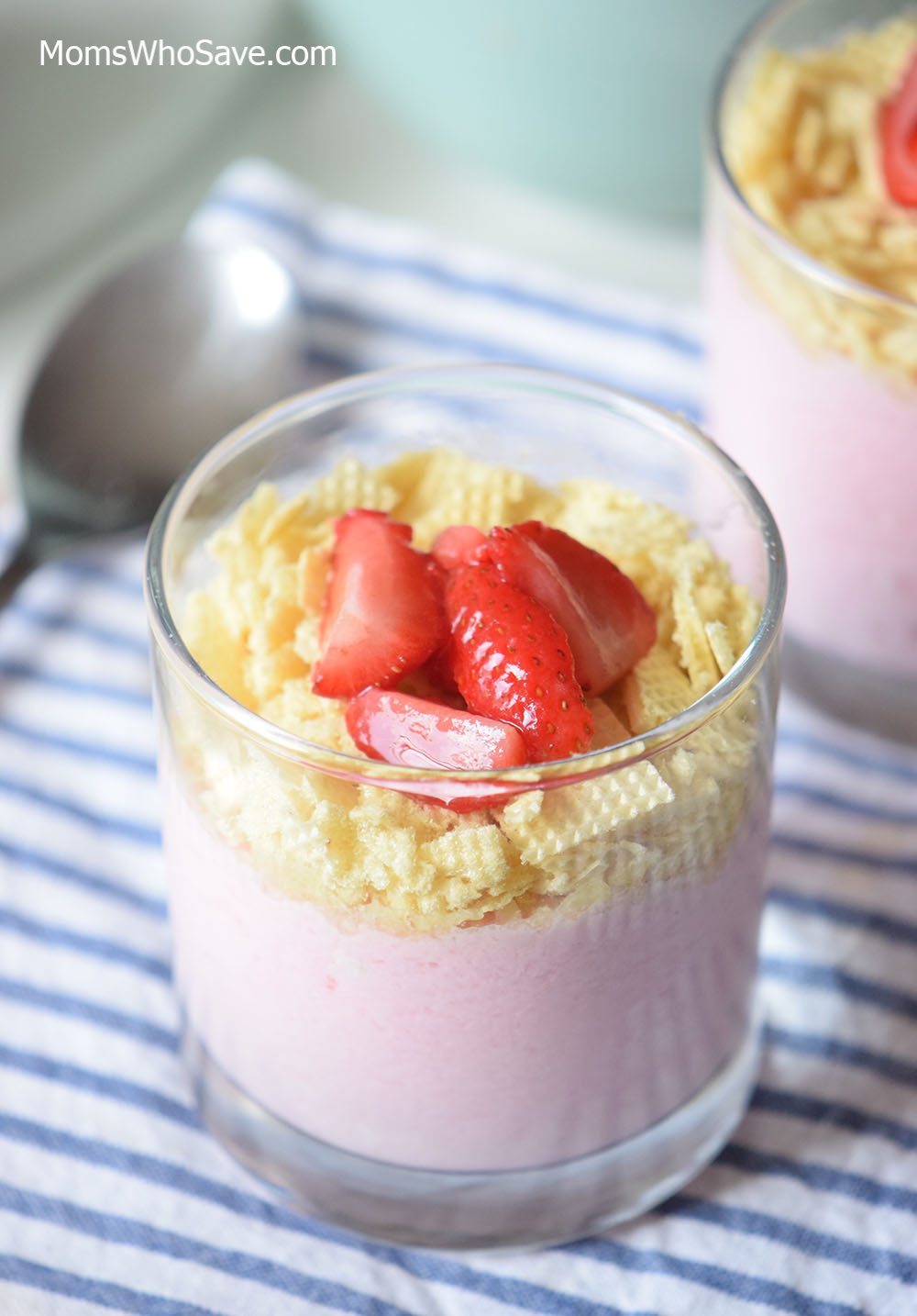 Rich Creamy Homemade Strawberry Pudding With Sugar Wafers   AA14SoBg.img