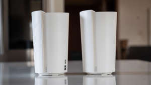 Mesh routers use multiple devices to relay a better Wi-Fi signal throughout your home, but location matters when you're setting them up. Chris Monroe/CNET