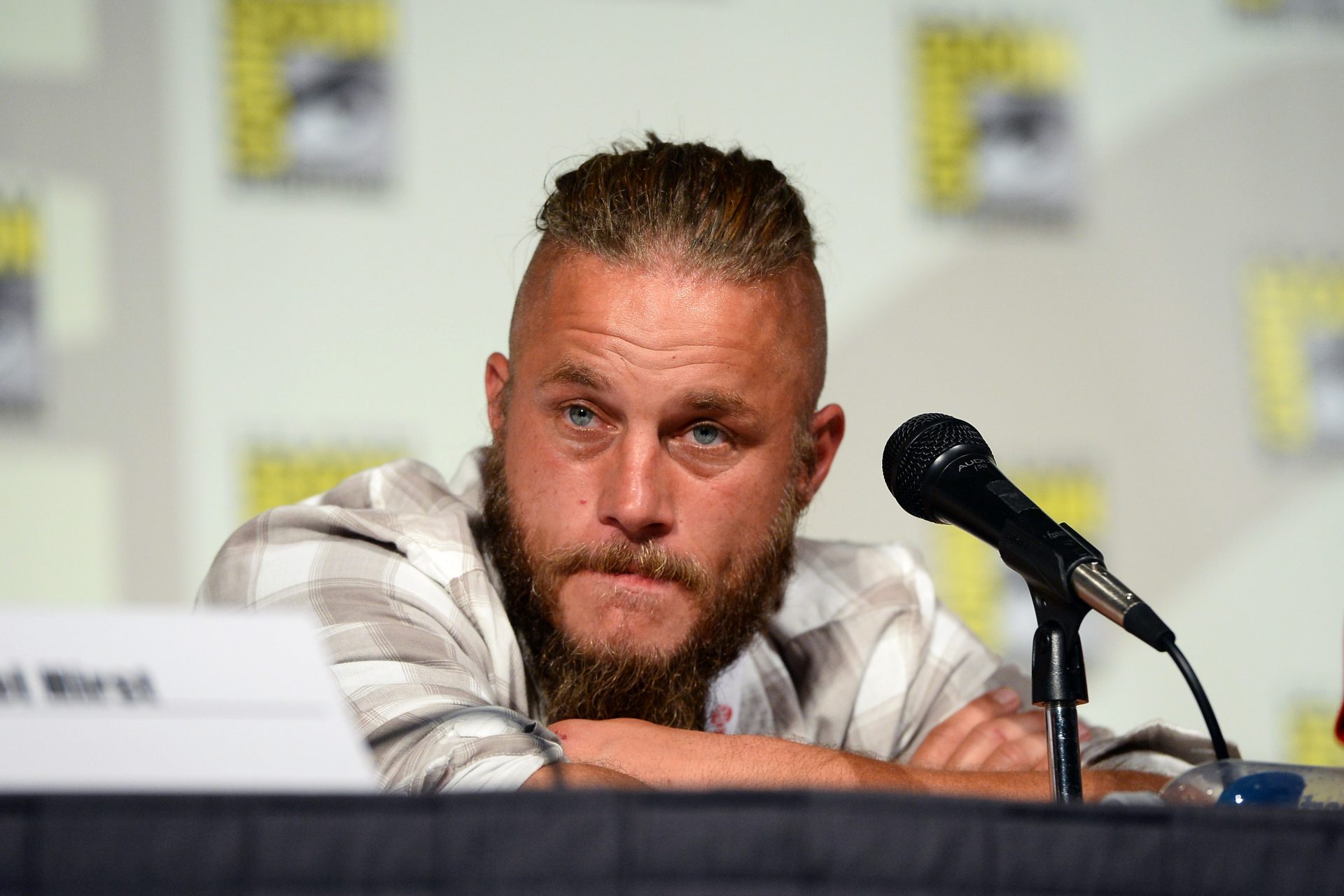 Où Est Travis Fimmel Le Légendaire Ragnar De Vikings Au Fools