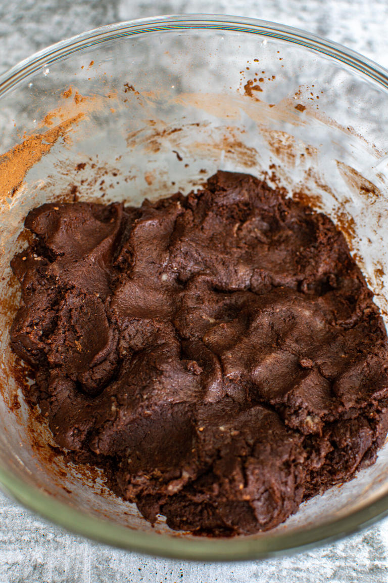 rich-chocolate-vegan-crinkle-cookies-recipe