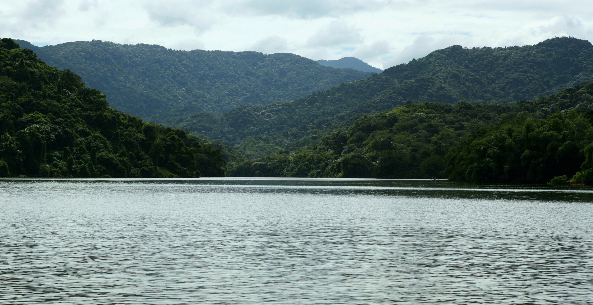 This man-made lake sits in the center of the island, between Arecibo and Utuado. Built in 1942, it's one of the island’s drinkable water reserves. Don’t worry about packing lunch. The lake has numerous open-air restaurants where you can eat while soaking in the views.<p>You may also like:<a href="https://www.starsinsider.com/n/375906?utm_source=msn.com&utm_medium=display&utm_campaign=referral_description&utm_content=173131en-us"> Get in shape in 30 days with these 7-minute workouts</a></p>