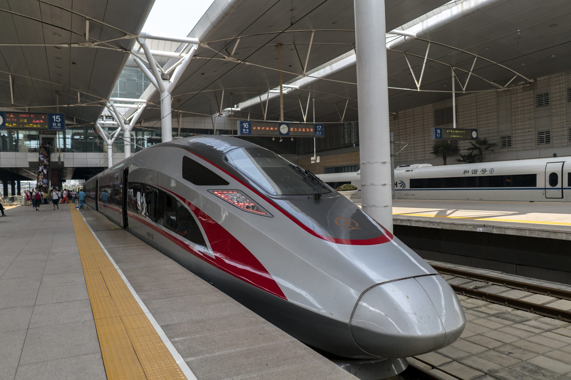 <p><span>The CR400 "Fuxing" trains run at a commercial maximum of 350 km per hour (217 mph) and have even reached test speeds of 420 km (260 mph) per hour! The trains were developed based on technology used in high-speed trains in Europe and Japan.</span></p>