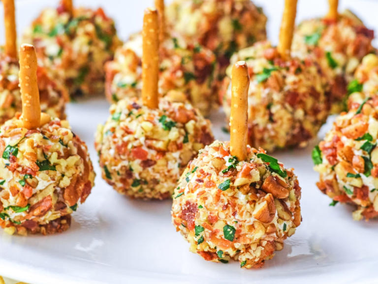 Mini Cheese Balls Appetizer