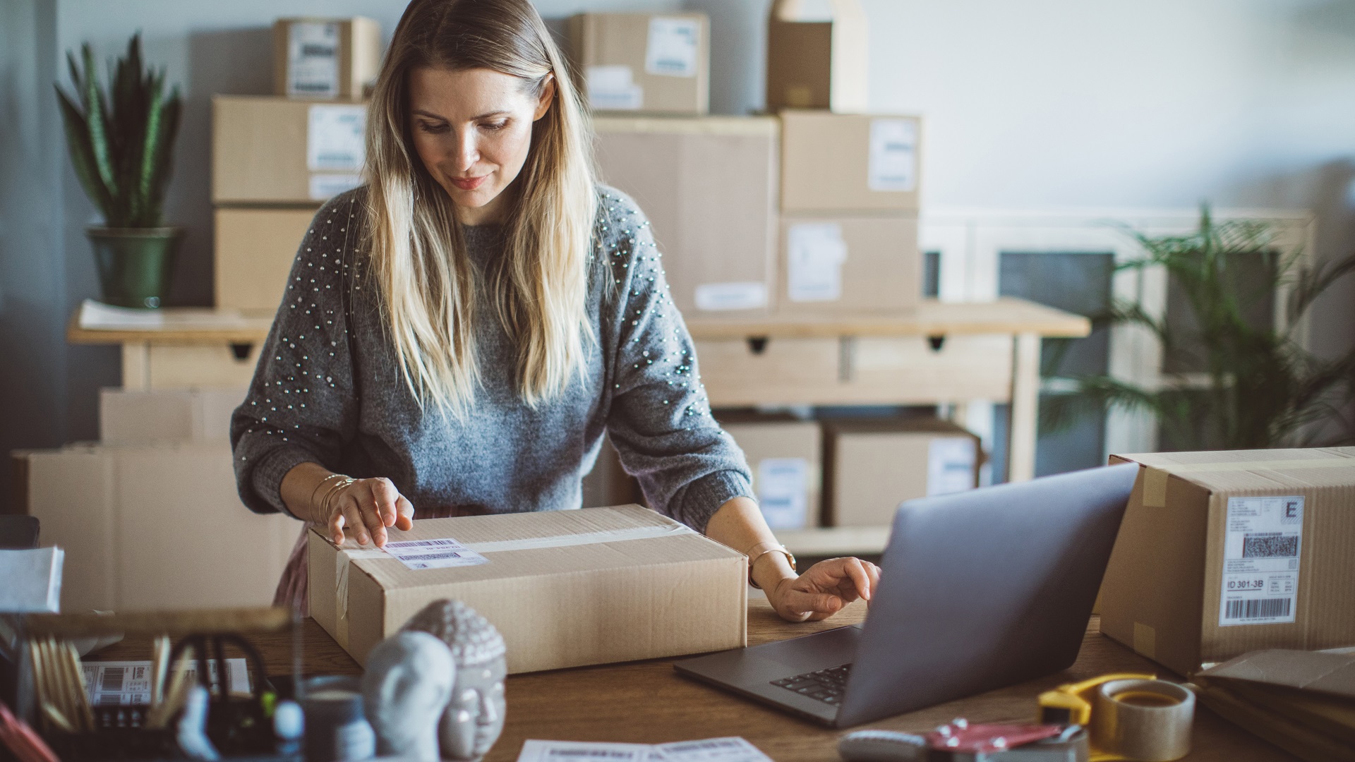 Is the Post Office Open on Saturday? Weekend Hour Guide