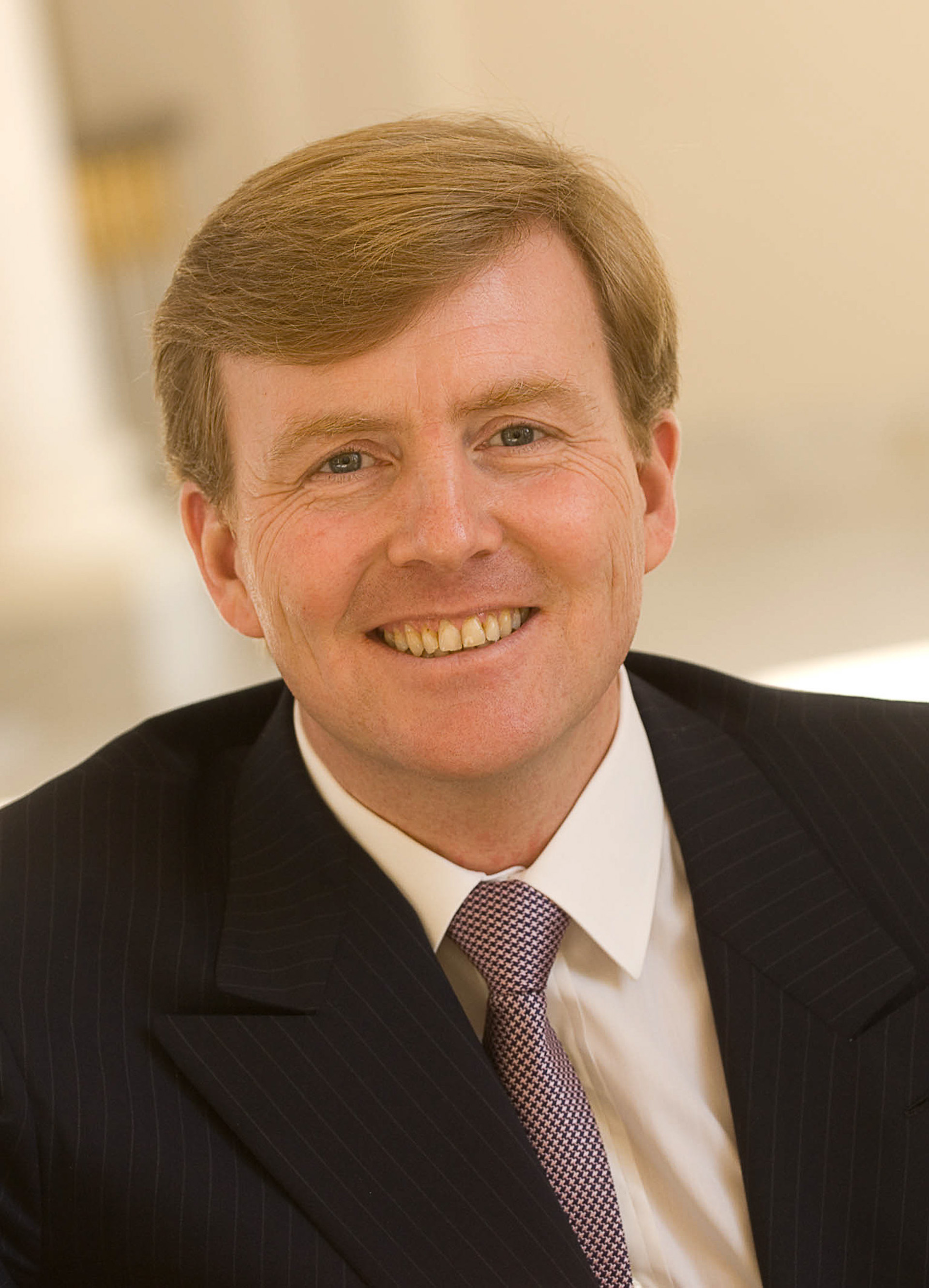 "King WillemAlexander loses his cap"