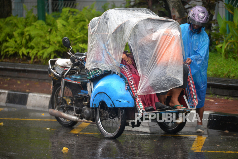 BMKG: Siang-Sore Ini Diprediksi Hujan Lebat Disertai Petir Di DIY