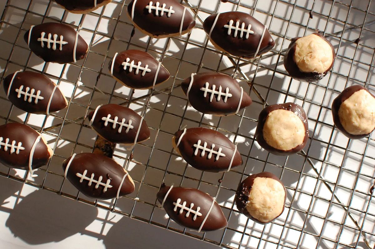 30 Super Bowl Desserts to Whip Up If You Wanna Wow Your Friends on Game Day