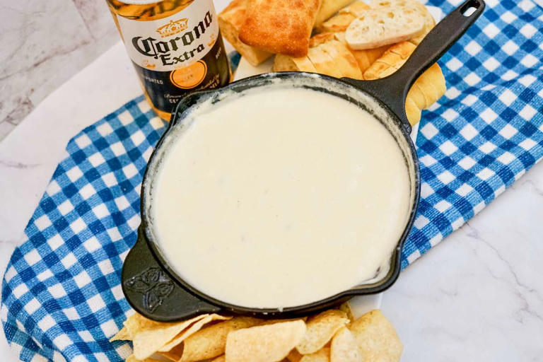 Easy Skillet Beer Cheese Recipe for Dipping