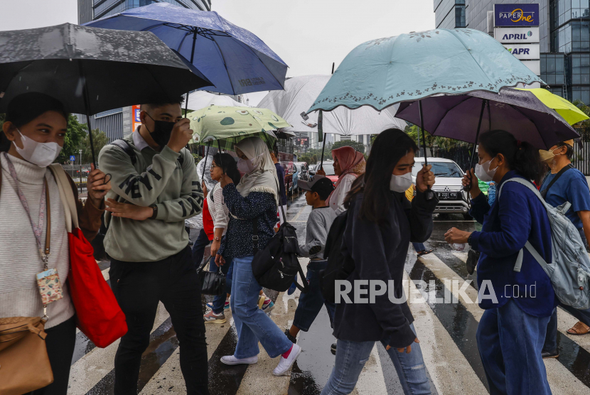 Prakiraan Cuaca Hari Ini Di DKI Jakarta: Mayoritas Berawan Tebal Hingga ...