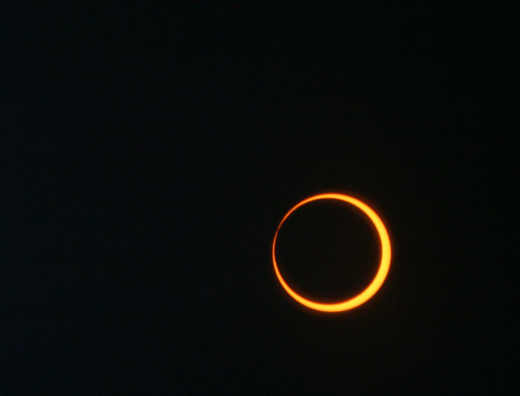 ¿A qué hora ver en Chile el eclipse solar anular del 14 de octubre?