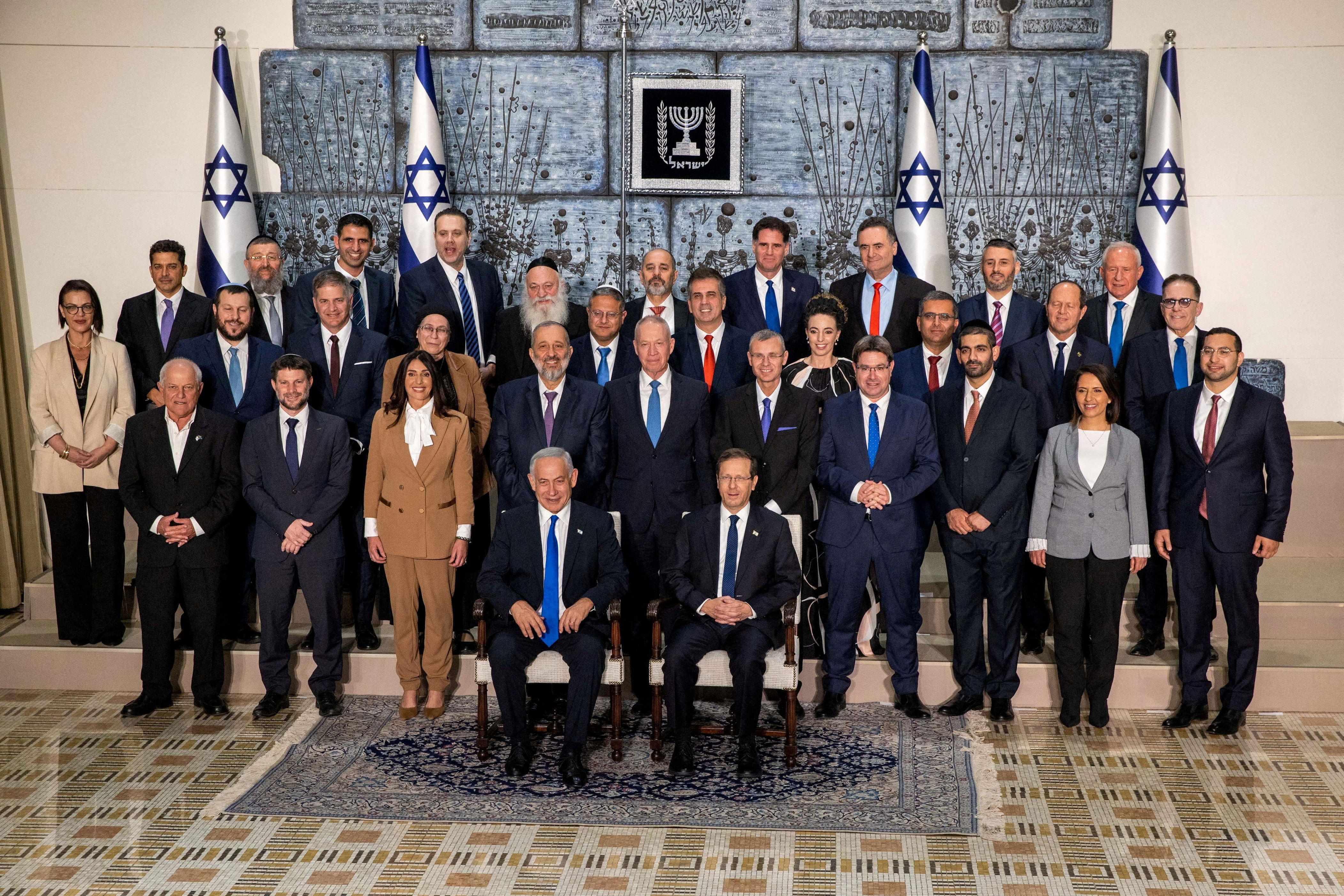 Премьер министр ирана. Правительство Израиля 2022. Премьер министр Израиля до Нетаньяху. Премьер министр Израиля его кабинет.