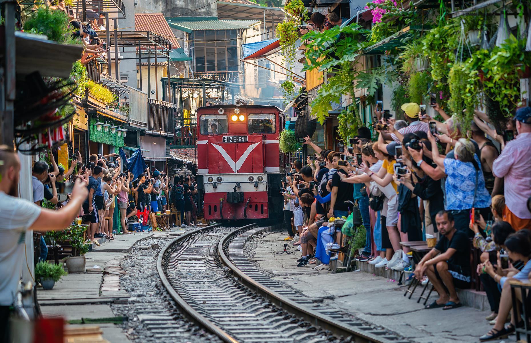 Hanoi has long attracted tourists, who come for the frenetic city life and use it as a gateway to discover northern Vietnam. Until recently, Train Street was one of the Vietnamese capital’s most iconic attractions – the narrow street featured cafés and shops that spilled out onto a railway line, some situated only five feet (1.5m) from the tracks.