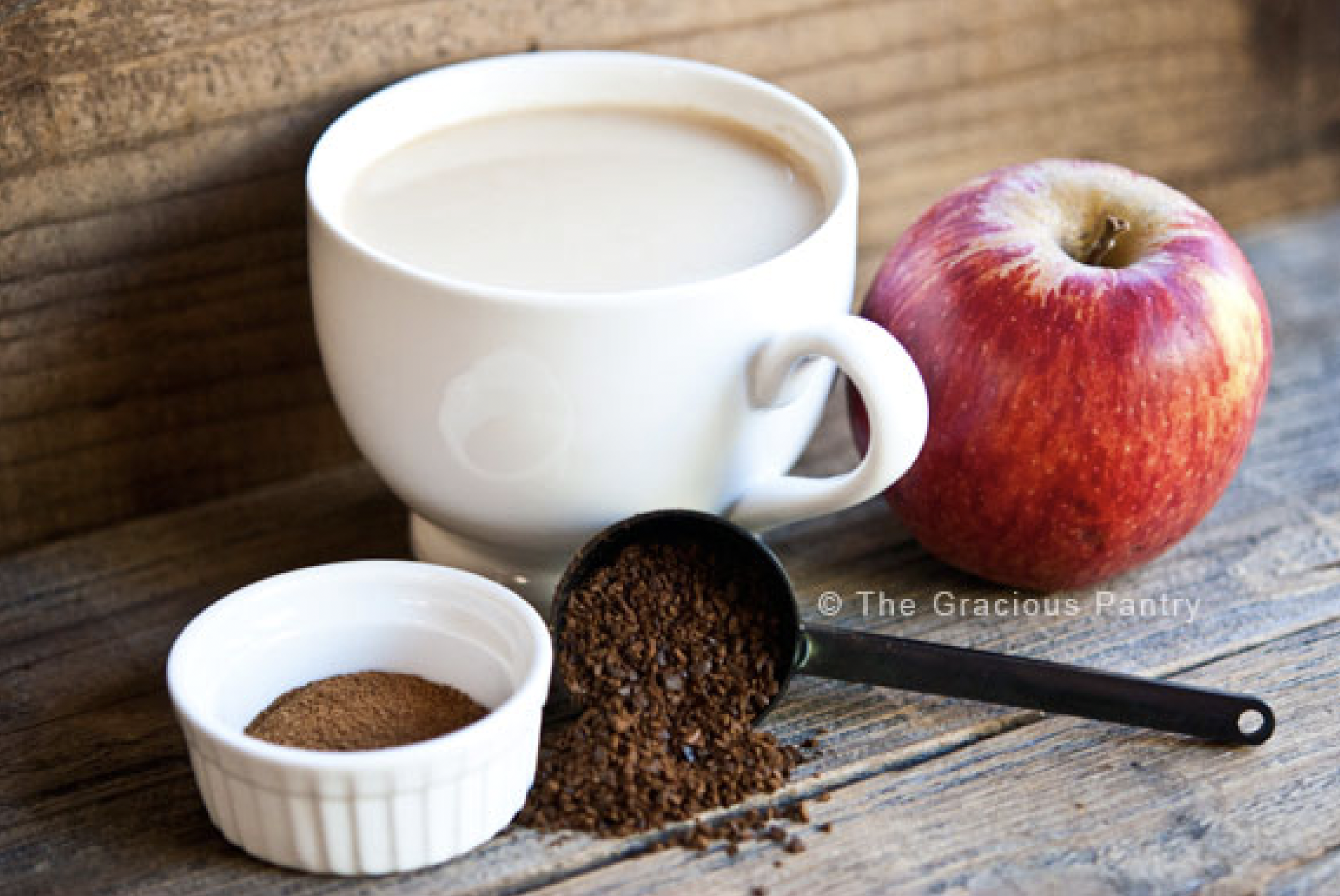 Who says fall equals pumpkin spice? This apple pie spice latte is the perfect coffee drink for fall.<p><b><a href="https://www.thegraciouspantry.com/clean-eating-apple-pie-spice-latte-recipe/">Get recipe</a></b></p>