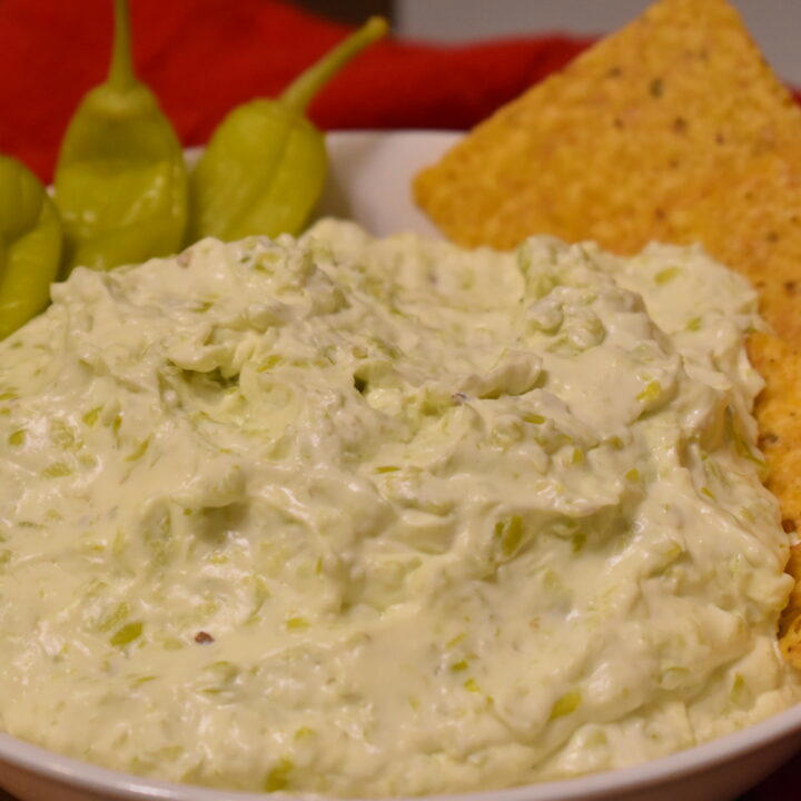 Delicious Creamy Pepperoncini Dip