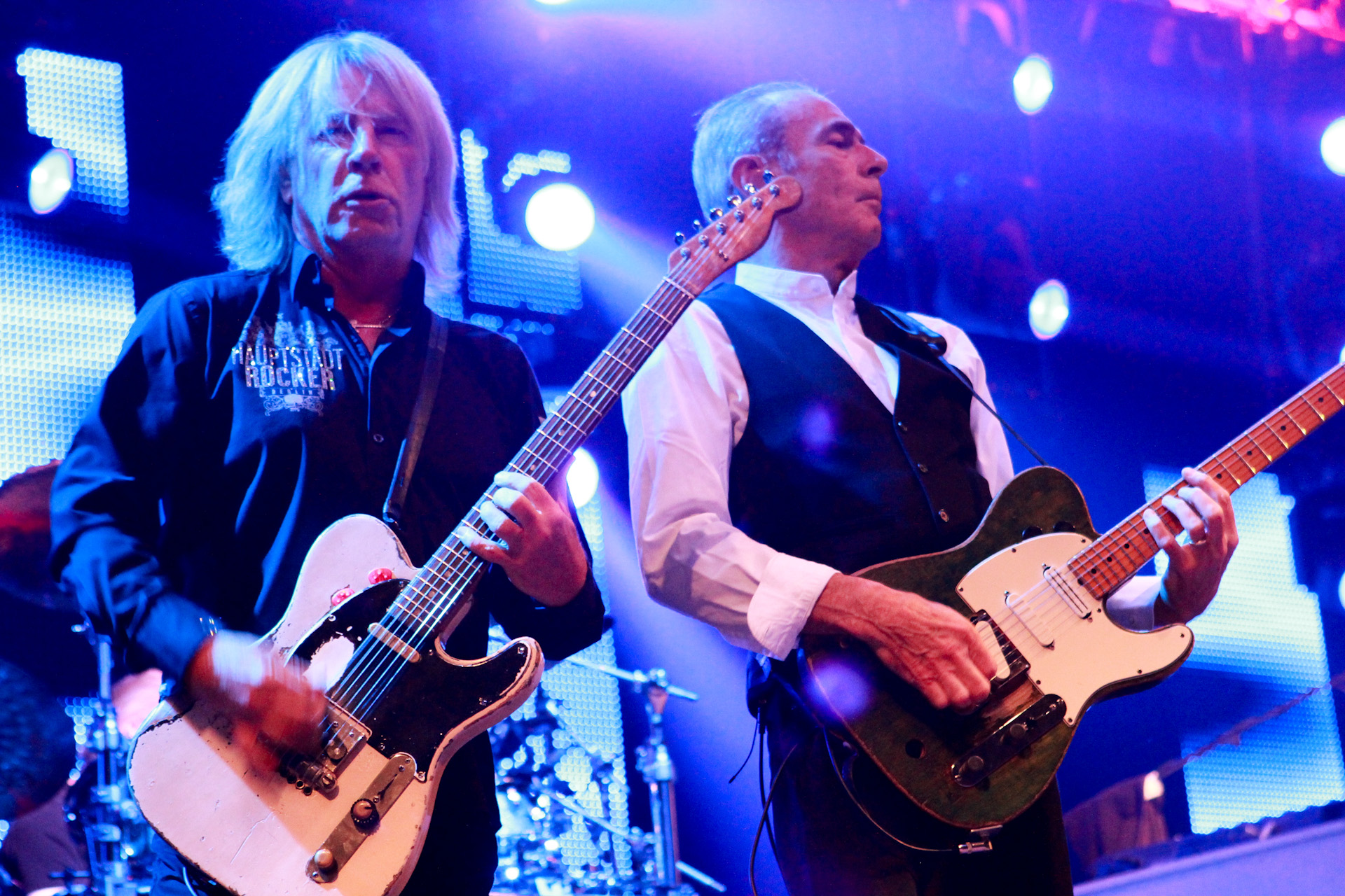 Status Quo in concert