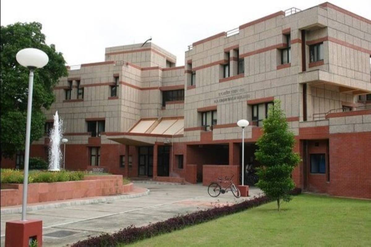 IIT Kanpur's Landmark Research Offers New Hope In Cancer, Brain ...