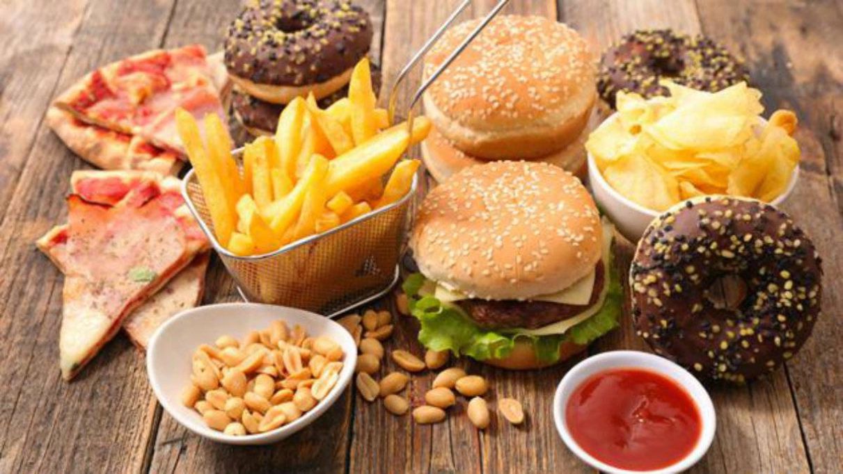 4 alimentos que los expertos en cáncer no quieren que comas