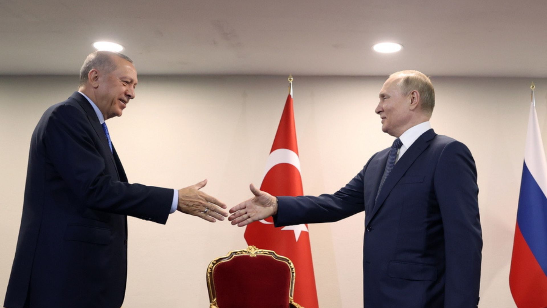 πούτιν: γιατί ανέβαλε το ταξίδι του στην τουρκία;