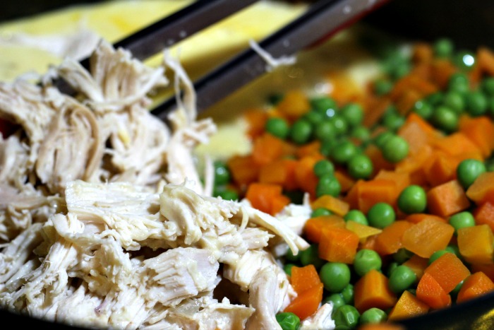 Comforting Slow Cooker Chicken Pot Pie Soup   AA16Bt3p.img