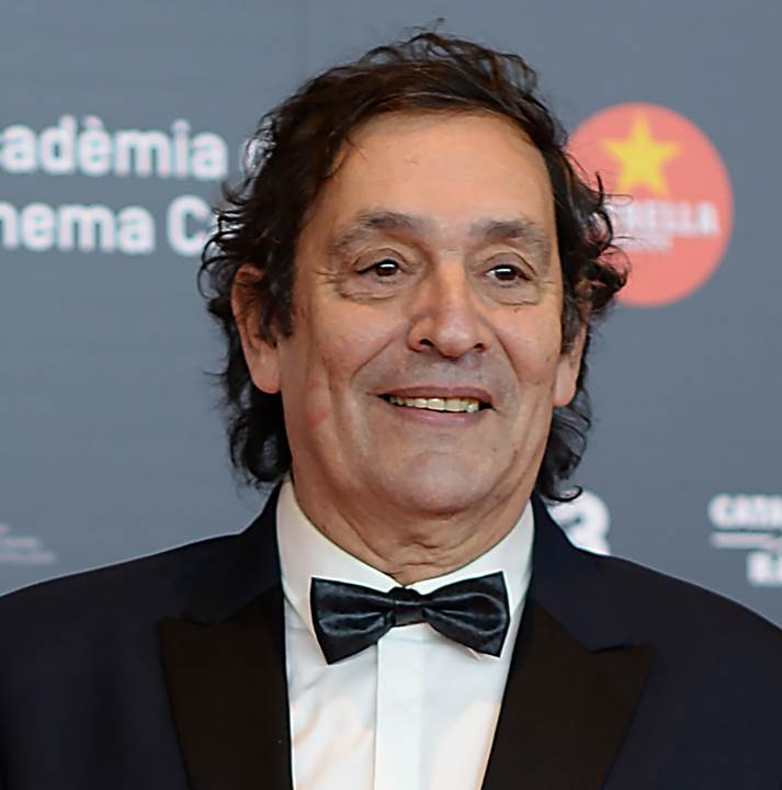Director de cine, actor y guionista español. Entre sus películas más destacadas se encuentran 'El niño de la luna', 'El vientre del mar' y 'Pa Negre', que ganó 9 premios Goya y fue la candidata de España para los Oscar 2012. Falleció a los 69 años.