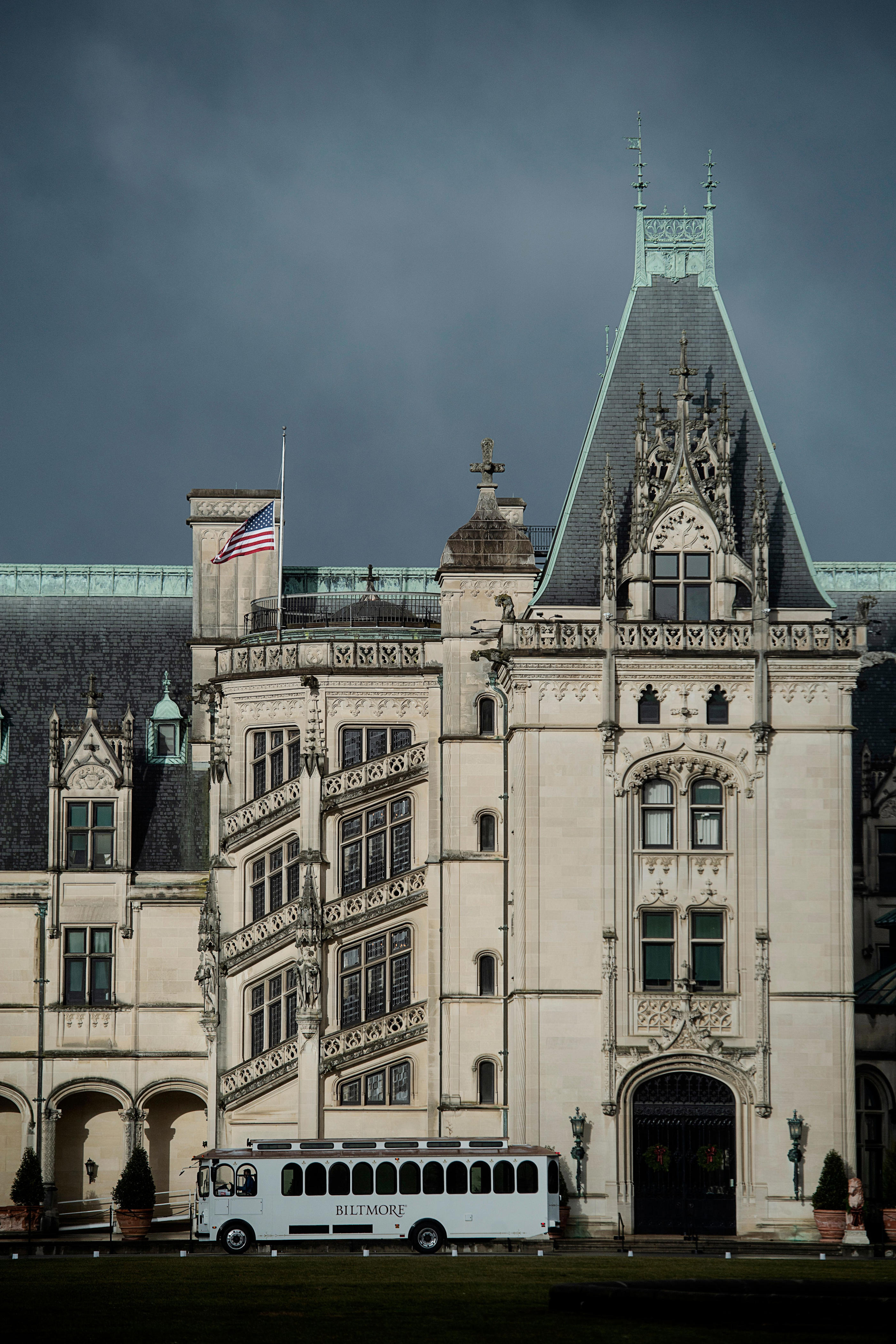 NC Dept. of Labor issues report in Biltmore Estate employee tree fall