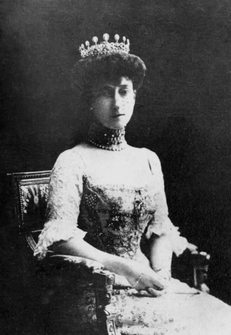 <p>Like King George V and Prince Albert Victor, Maud was born to King Edward VII and Alexandra of Denmark. She married Haakon VII, the King of Norway in 1896, serving as Queen of Norway until her death in 1938. She's also the grandmother of the current King of Norway, Harald V, who is a second cousin of Queen Elizabeth II.</p>