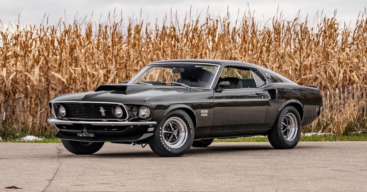 10 Classic Muscle Cars With The Most Notorious Engines