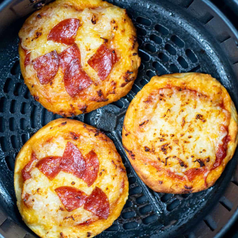 Air Fryer Mini Pizzas
