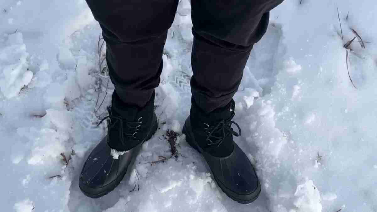 冬キャンプで使いたい！今年も超人気【ワークマン】のド定番防寒ブーツは内ボアだから雪でもあったか～