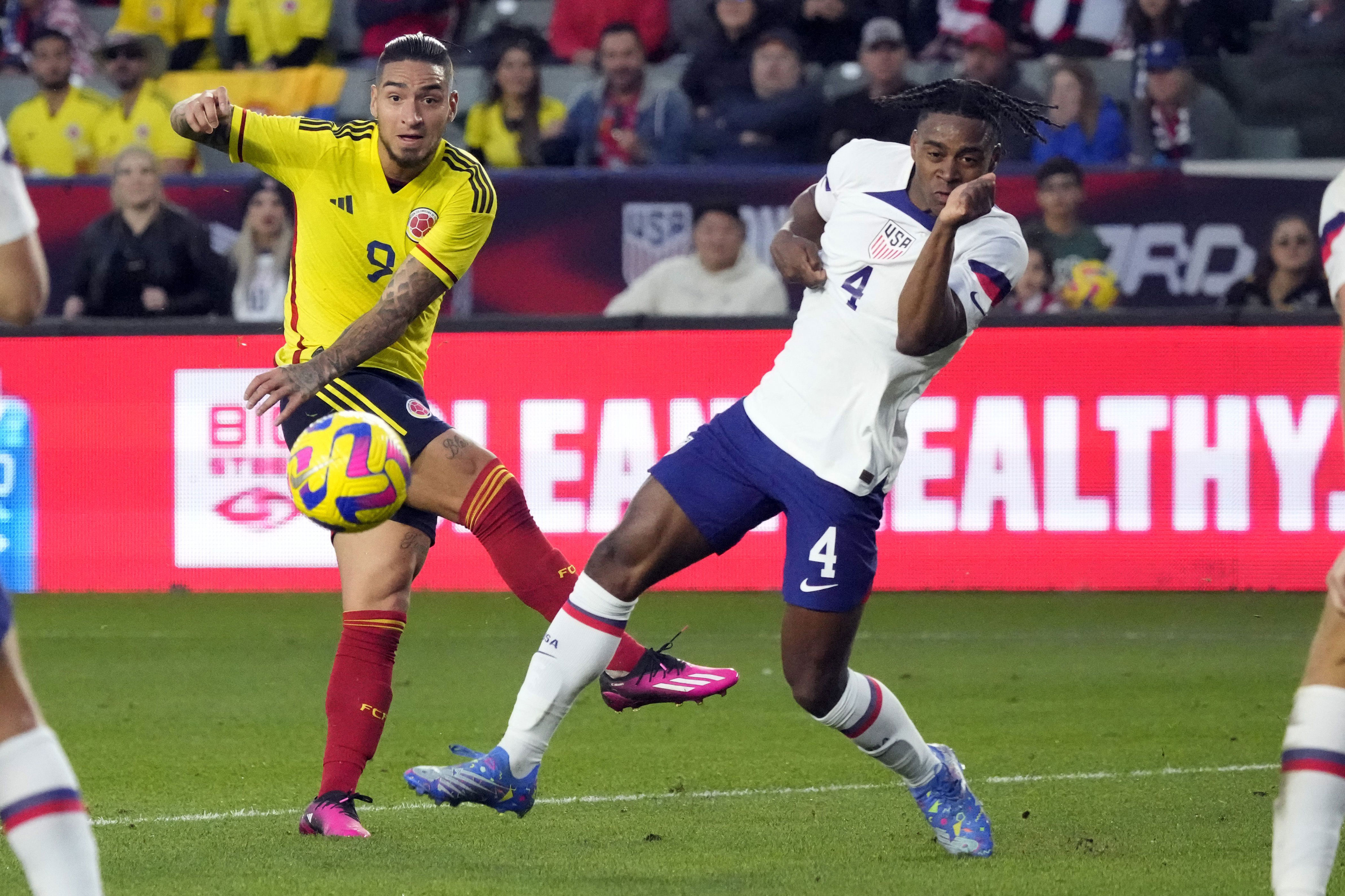 Сша колумбия прямая трансляция. Madrid Spanish vs Colombian.