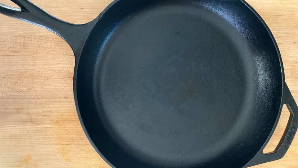 The Best Cast Iron Skillets Of 2024 Tried And Tested   AA16dX9V.img