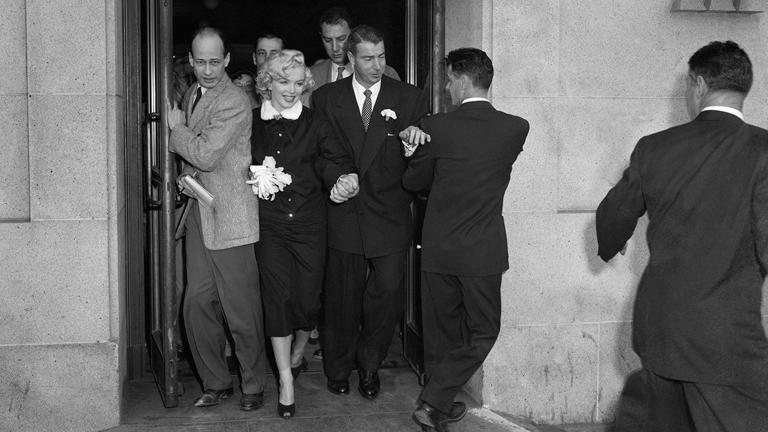 On This Day In History January 14 1954 Marilyn Monroe Marries Joe Dimaggio 4559