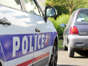 Pris en chasse, l'adolescent a percuté deux véhicules de police au volant d'une voiture volée.