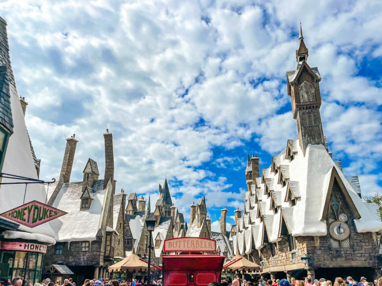 Make the most of your time with these practical tips for Universal Studios Orlando! Universal Studios tips including where to stay, money saving hacks and more.