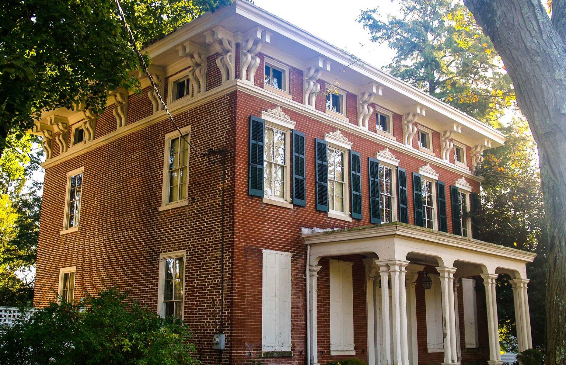 Spectacular Southern Towns Across America