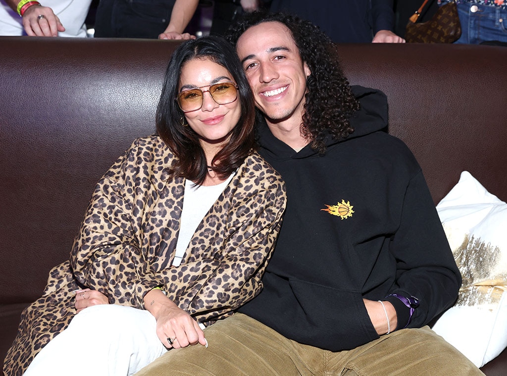 The two watch John Mayer perform at Los Angeles' Hollywood Palladium for SiriusXM and Pandora's Small Stage Series.