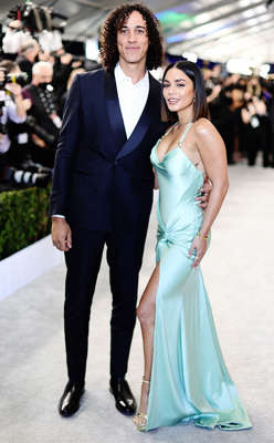 The two walk the carpet at the 28th Screen Actors Guild Awards in Santa Monica, Calif.