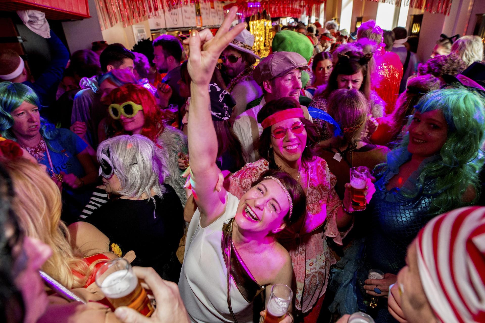 Termine Im Überblick: Kölner Karneval 2025 – Die Wichtigsten Partys In ...