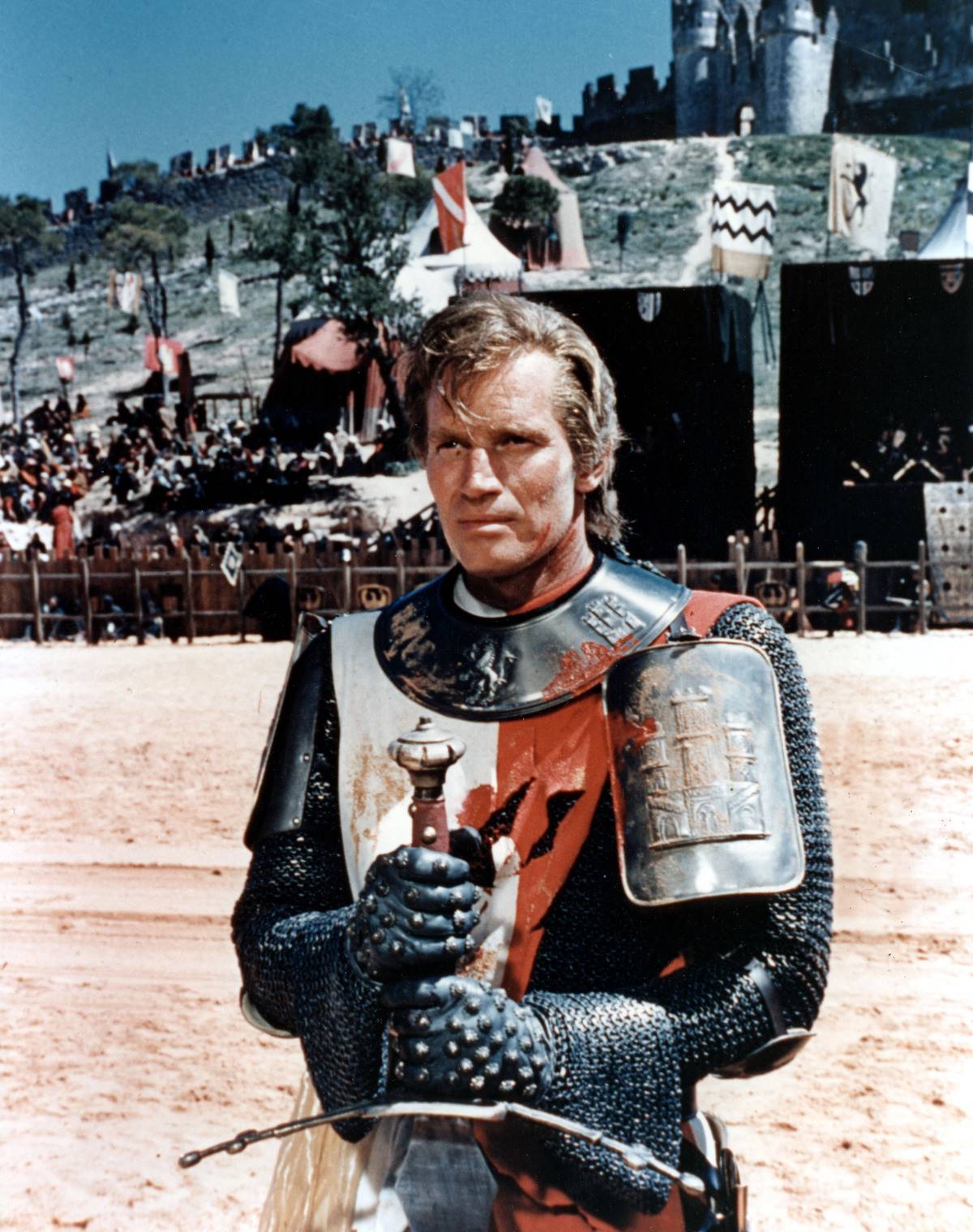 <p>In the movie <i>El Cid</i>, a tremendous amount of detail went into the medieval-style costume design by director Anthony Mann. With a staff of 400 seamstresses for wardrobe, Mann dedicated $500,000 to a local company to produce clothes resembling the Middle Ages. </p> <p>The film features 3,000 war helmets, 7,000 swords, 40,000 arrows, 5,780 shields, 1,253 medieval harnesses, 800 maces and daggers, and 650 chain mail suits for armor. </p>