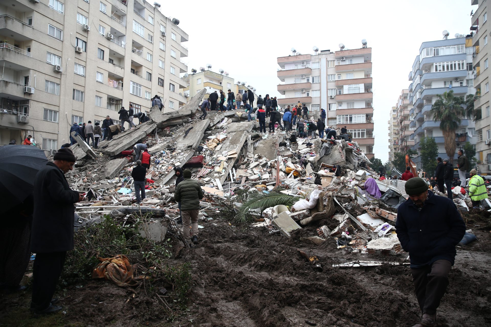 Le Terribili Immagini Del Devastante Terremoto In Turchia E Siria ...