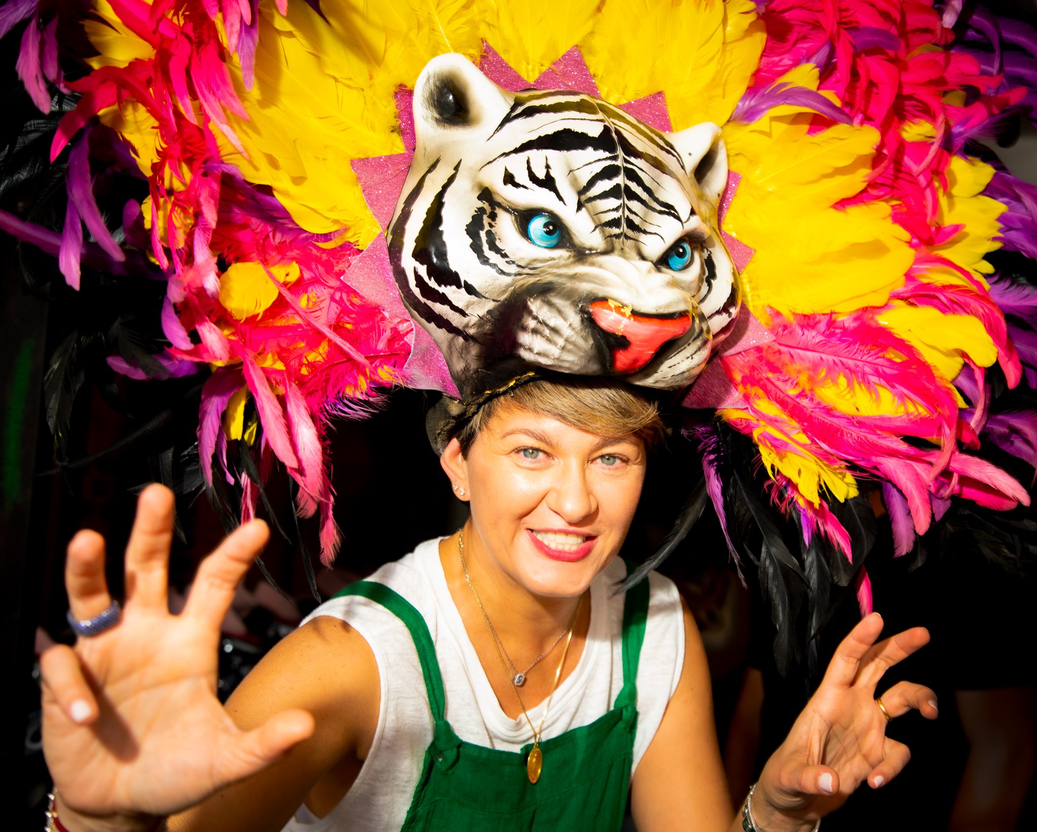 verónica alcocer se retira de desfile del carnaval de barranquilla