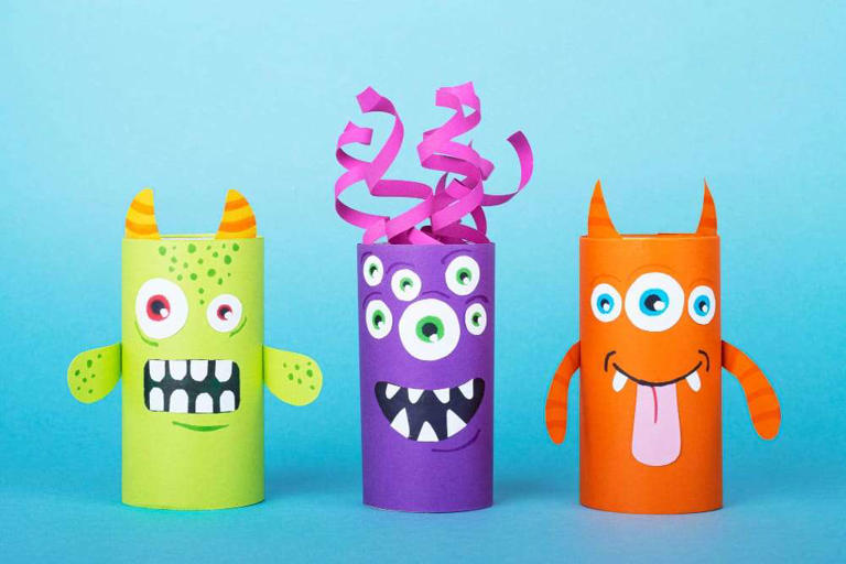 If you are looking for some fun recycled creations to make with your children, here are some fun and easy toilet paper roll crafts for kids to make.