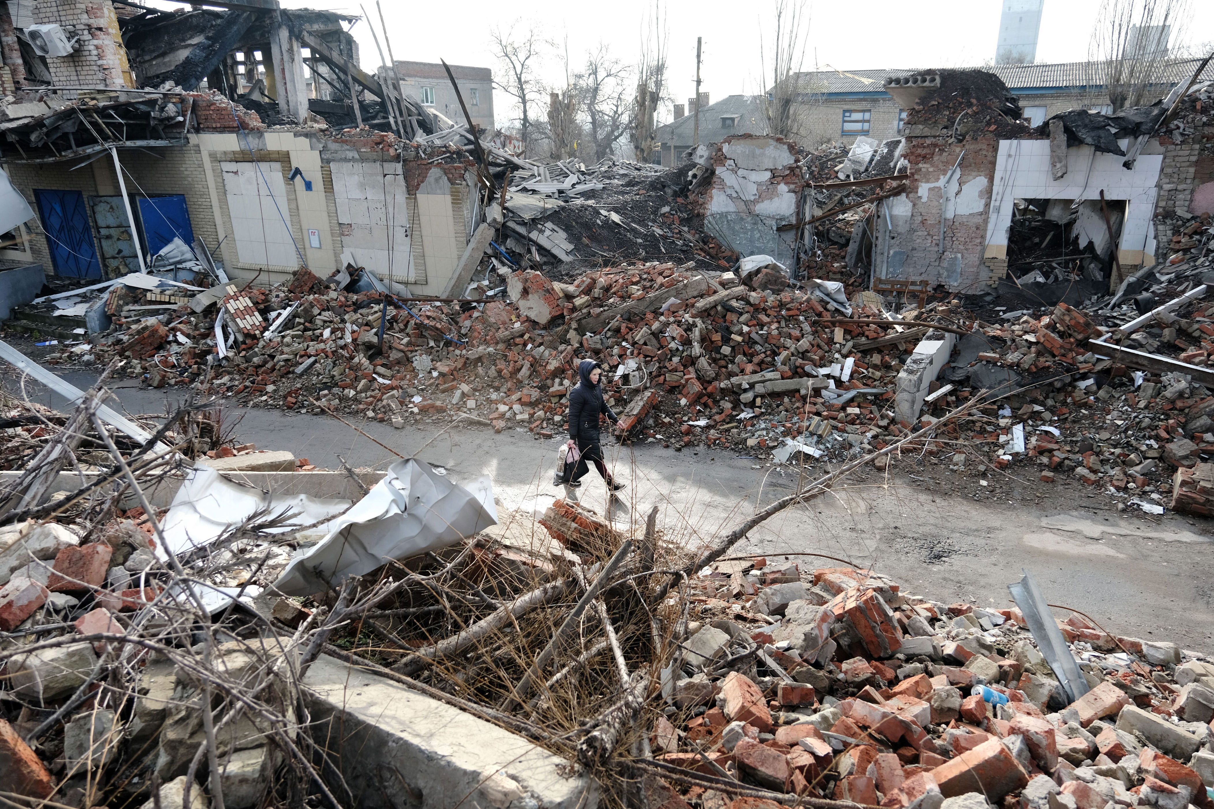 uk's disasters emergency committee world's largest charity donor of aid to ukraine