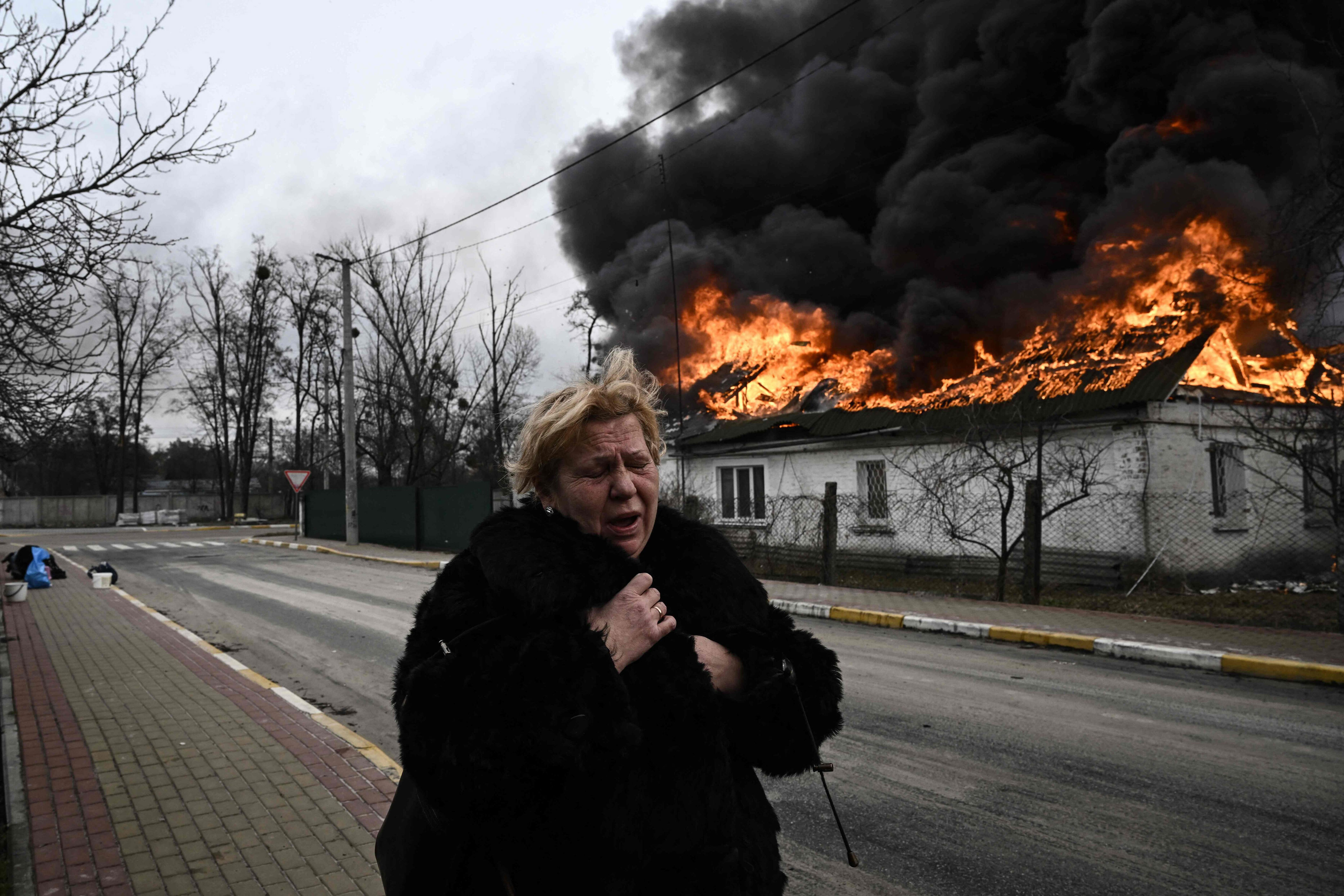 uk's disasters emergency committee world's largest charity donor of aid to ukraine